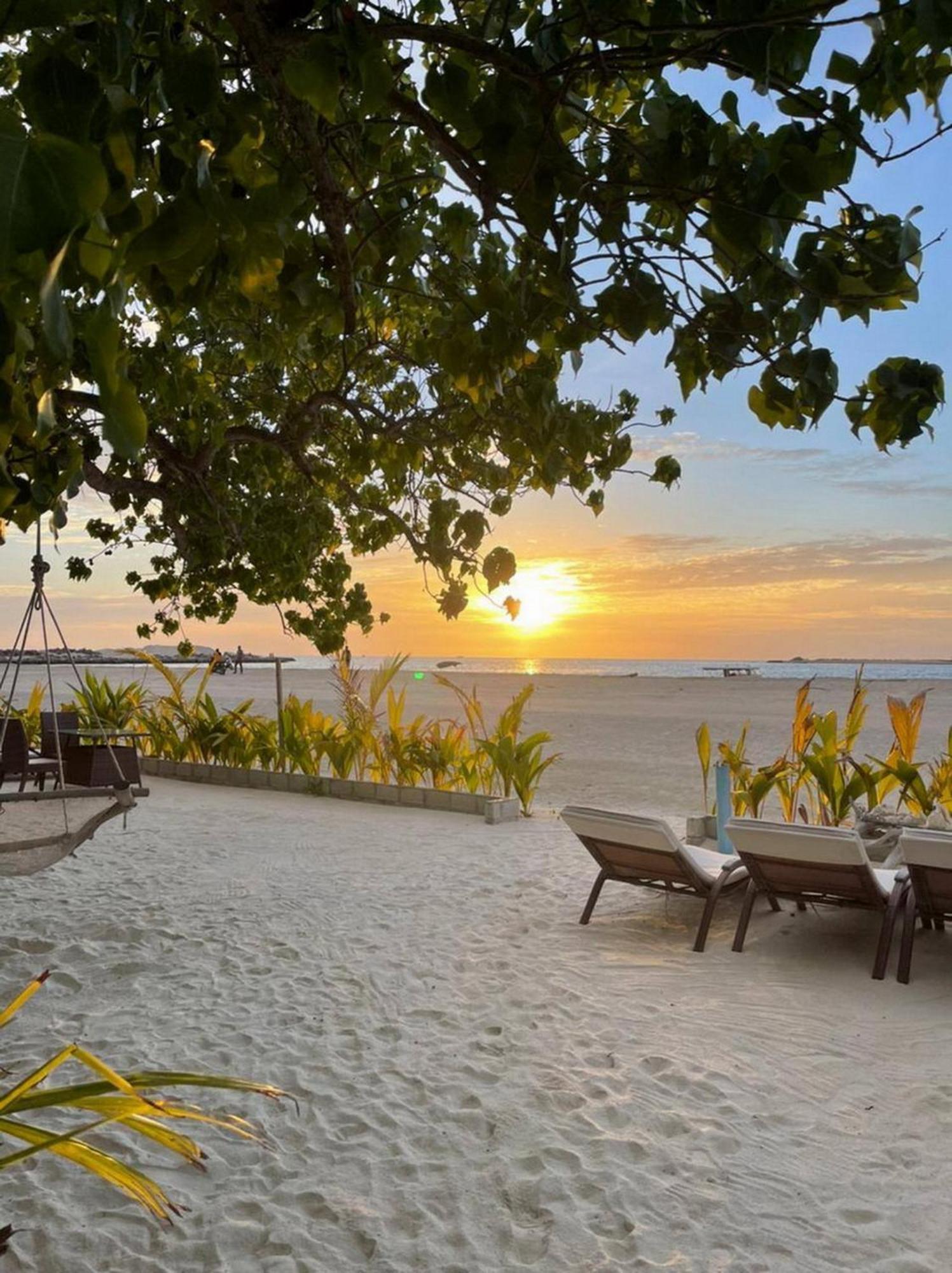 Wind Breeze Sunset View Inn Guraidhoo  Exterior photo